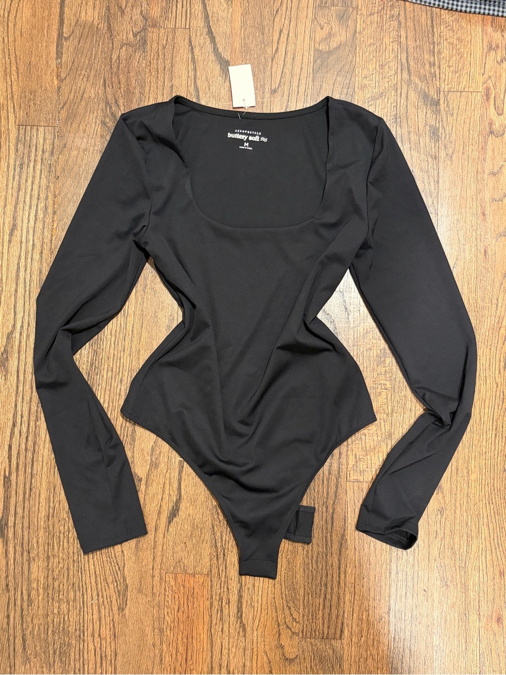 Aéropostale Long Sleeve Buttery Soft Square-Neck Bodysuit Black Medium